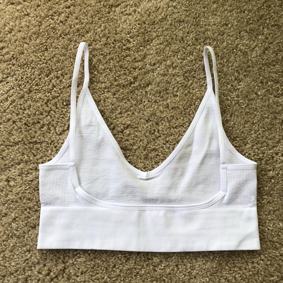 ONE LEFT- FINAL PRICE CUT -White Seamless Bralette - Picture 3 of 4
